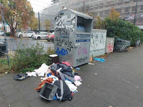 Düsseldorf Ärger um Altkleider Container was Stadt nun unternimmt