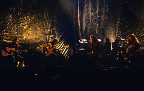 Watch Pearl Jam S Legendary MTV Unplugged Performance In Full