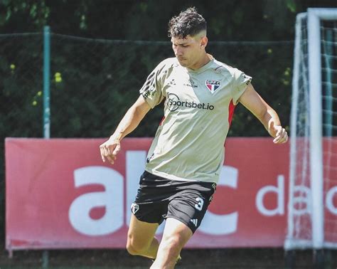 Spnet S O Paulo Treina No Ct Ap S Vit Ria Sobre O Flamengo Na Copa Do