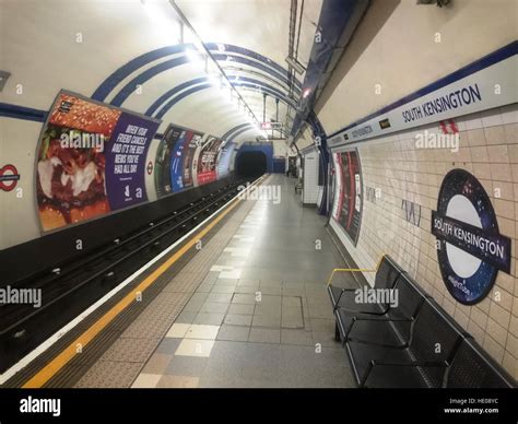 Piccadilly Line Heathrow Hi Res Stock Photography And Images Alamy