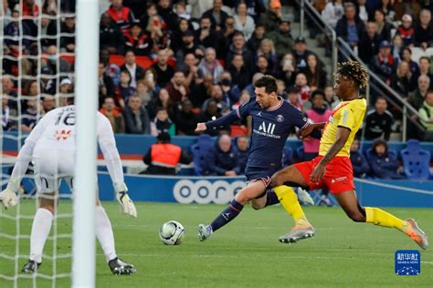 Messi Stunner Helps Clinch Psg S Th Ligue Title China Org Cn