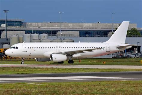 Aviation photographs of Registration: 9H-SWJ : ABPic