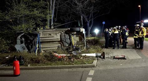 Krefeld 42 Jähriger bei Unfall am Schicksbaum eingeklemmt und schwer