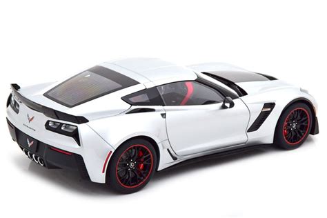 Chevrolet CORVETTE C7 Z06 C7R Edition 2014 AutoArt Scale 1 18 71258