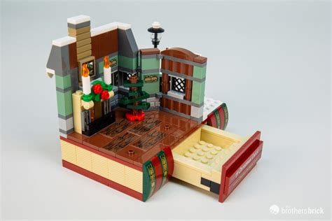 LEGO Gift with Purchase 40410 A Christmas Carol - TBB Review - QN8L2-15 - The Brothers Brick ...