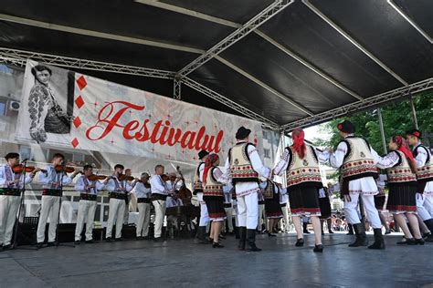 Festivalul Iei De La Hu I Declarat Un Succes Monitorul De Vaslui