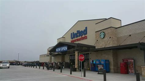 New United Supermarkets Opens at 130th Street and Indiana Avenue