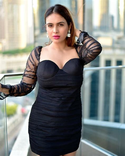 neha malik bl blii ae