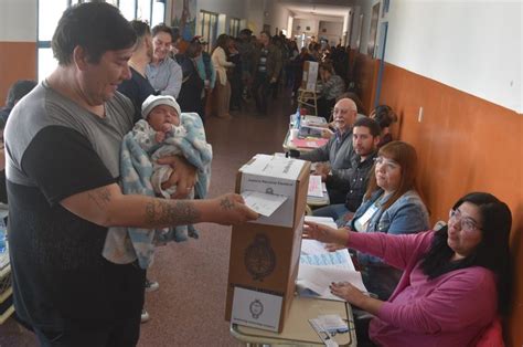 Masiva Concurrencia A Las Urnas En Santa Cruz