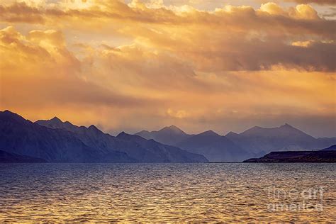 Beautiful Reflations In a Golden Sunrise Over Himalayas Pangong Lake ...