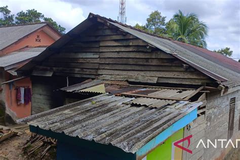 Puluhan Rumah Di Bangka Rusak Akibat Angin Kencang ANTARA News Bangka