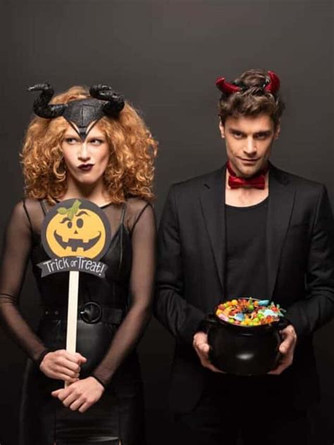 7 CREATIVE HALLOWEEN DATE IDEAS FOR SPOOKY ROMANTIC FUN STORY Two