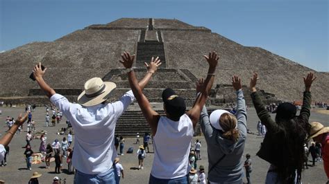 Cientos reciben a la primavera en Teotihuacán UnoTV