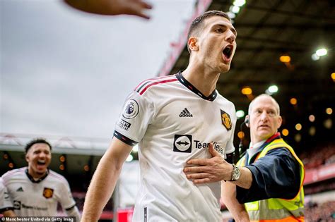 Nottingham Forest 0 2 Manchester United Antony And Diogo Dalot Score