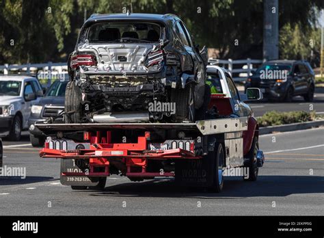 Los Angeles Usa 23rd Feb 2021 The Genesis Gv80 Suv On A Flatbed Tow