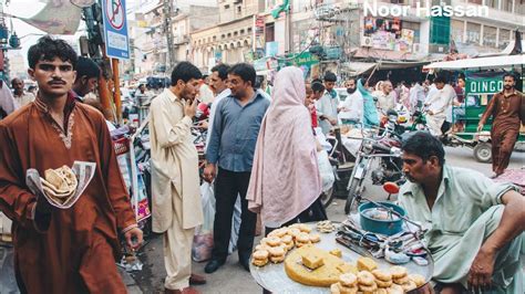 RAWALPINDI PAKISTAN WALKING TOUR RAJA BAZAR IN RAWALPINDI CITY