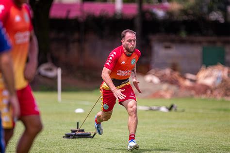 Guarani permanência de Bruno José faz atacante se aproximar de marca