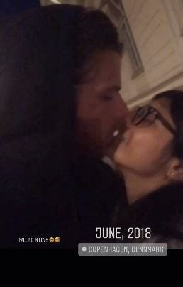 Hot Romance Kissing Mia Khalifa Sex Pictures Pass