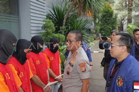 KASUS PENIPUAN MENGGUNAKAN WEBSITE PALSU ANTARA Foto