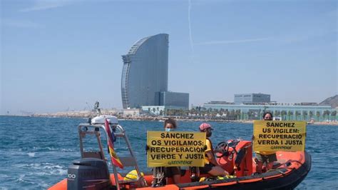 Quedan En Libertad Los Dos Activistas Greenpeace Detenidos En La