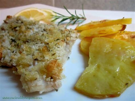 Platessa Al Forno Con Patate Con Una Croccante Panatura