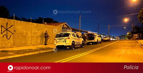 Equipes de Força Tática prendem criminosos Hilux roubada em Limeira