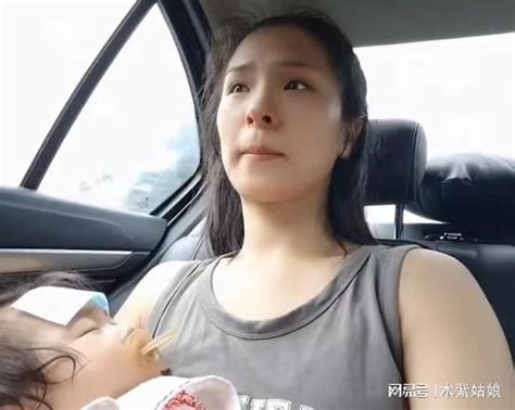 單親媽媽獨自帶娃看病，她眼中含淚無助的樣子讓人心疼：當媽不易 壹讀