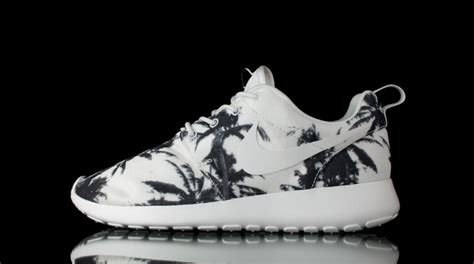 Nike WMNS Roshe Run Palm Trees Sneakerb0b RELEASES