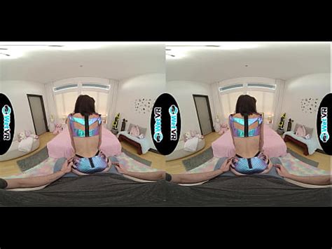 Festival Slut Lets Bestie Play With Her Fuck Hole For Rave Tix