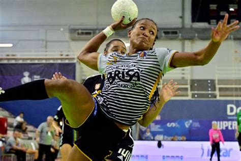 Madeira SAD apura se para os oitavos de final da Taça Europeia feminina