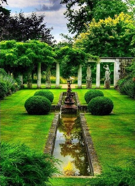 Garden Maze Ideas for Massive Gardens