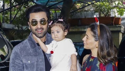 Ranbir Kapoor Alia Bhatt Share Sweet Moment With Daughter Raha In