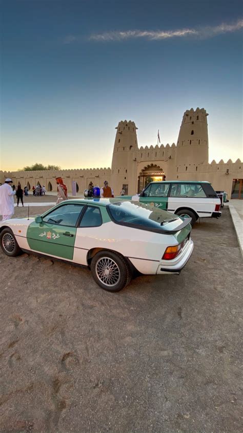 Dubai porsche police car : r/Porsche