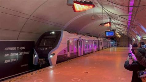 Alstom Rolls Out First New Rer Ng Commuter Emu International Railway