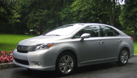 Review 2010 Lexus HS250h