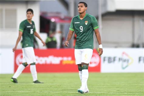 Atacante do sub 20 do Santos celebra estreia pela seleção da Bolívia