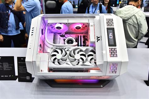 Thermaltake представила новые корпуса The Tower 250 и The Tower 600