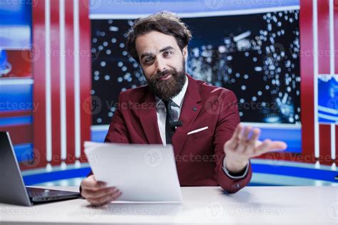 newsroom reporter stock  images  backgrounds