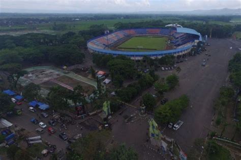 Hal 4 5 Kerusuhan Paling Brutal Di Sepak Bola Ada Tragedi Stadion