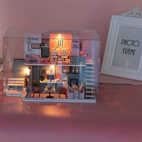 Drfeify Maison de poupée miniature Coffee Shop DIY Dollhouse Kit Doll