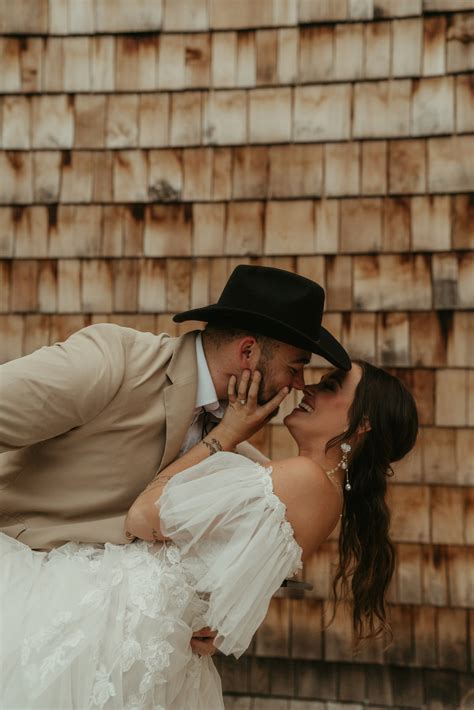 Country Western Wedding Photo Ideas — GABRIELLA SUTHERLAND PHOTOGRAPHY ...