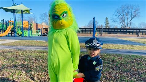 Police Arrest Mr Grinch For Stealing Christmas Presents Pretend Play