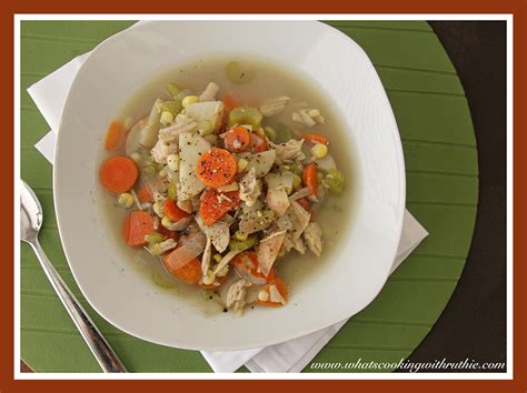 Leftover Thanksgiving Turkey Soup | RecipeLion.com