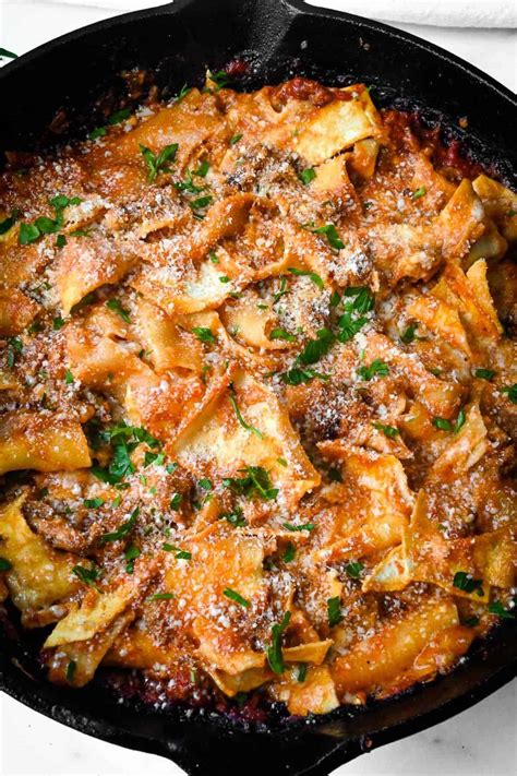 One Pot Skillet Lasagna With No Boil Noodles Lazy Lasagna