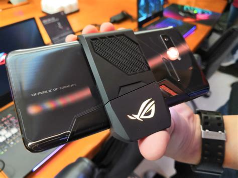 ASUS Gaming Smartphone: 11mm-style ROG Phone with Speed-Binned ...