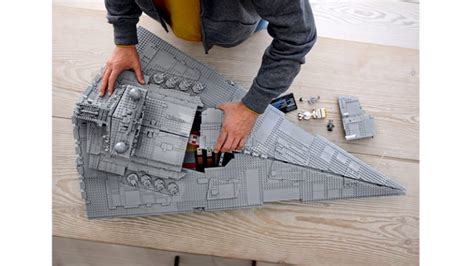 Lego Star Wars 75252 Ucs Imperial Star Destroyer Review The Brick Escape