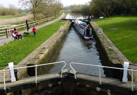 Birstall Lock And The Grand Union Canal Mat Fascione Cc By Sa 2 0