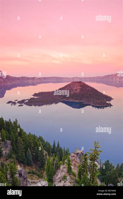 Usa Oregon Crater Lake National Park Crater Lake And Wizard Island