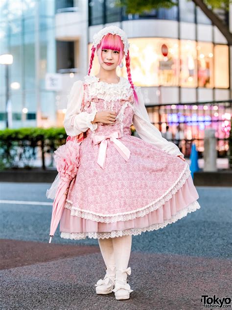 Pink-Haired Harajuku Girl in Japanese Lolita Fashion w/ Metamorphose temps de fille, Baby The ...