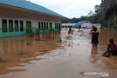 Di Kabupaten Mandailing Natal Sudah Turun Hujan Puluhan Rumah